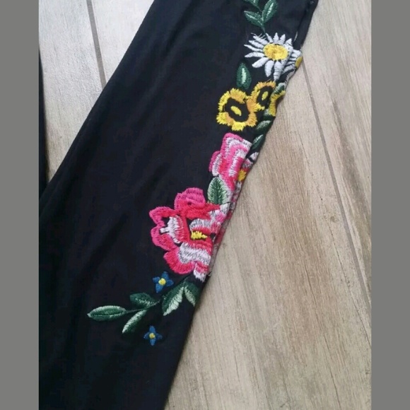 Agnes and Dora Embroidered Leggings Black L, S/M - Picture 5 of 6